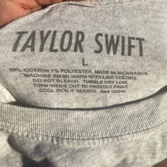 Red Taylor’s Version Long Sleeve T shirt, Size L - Picture 3 of 13